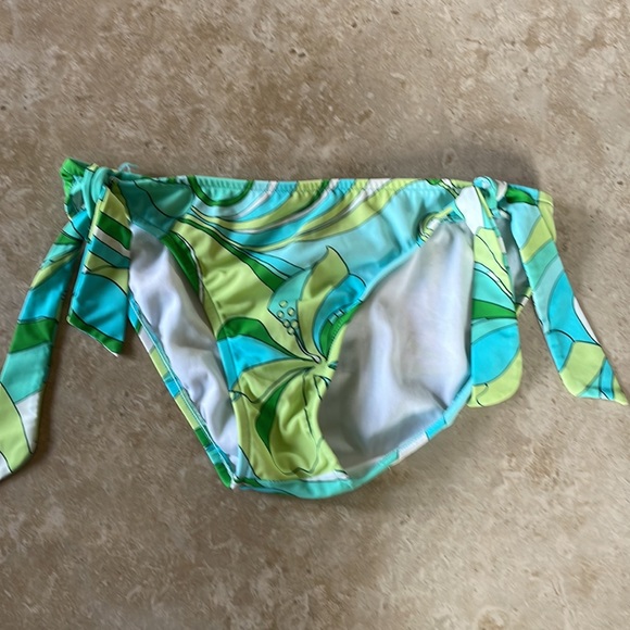 Funky Retro Bikini - Picture 2 of 5